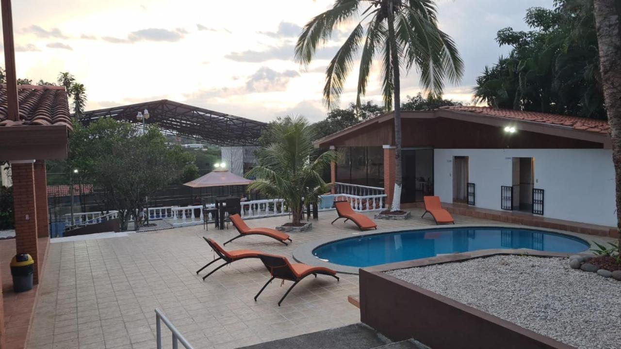 Uruka Lodge ألاخويلا المظهر الخارجي الصورة